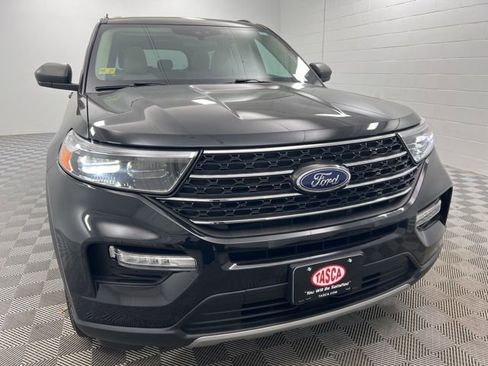Used 2023 Ford Explorer XLT w/ Equipment Group 202A image 4