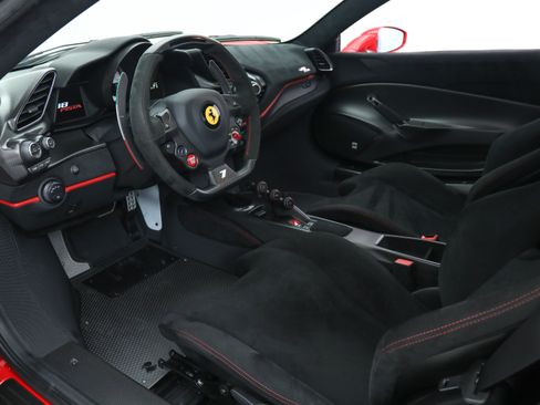 Certified 2020 Ferrari 488 Pista Coupe RWD image 2
