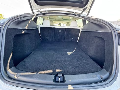 Used 2023 Tesla Model Y Long Range AWD/4WD image 36
