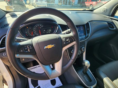Used 2022 Chevrolet Trax LT w/ Sport Edition image 14