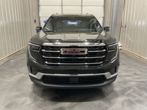 Used 2025 GMC Acadia Elevation w/ Elevation Premium Package image 2