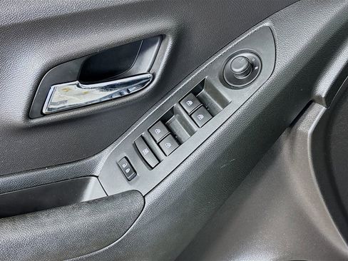 Used 2016 Chevrolet Trax LTZ AWD/4WD image 19