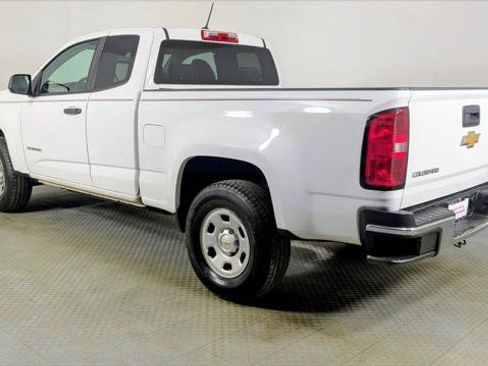 Used 2018 Chevrolet Colorado W/T w/ WT Convenience Package RWD image 4