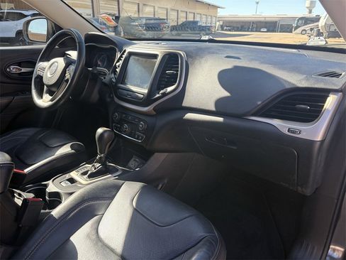 Used 2015 Jeep Cherokee Limited w/ Luxury Group image 29