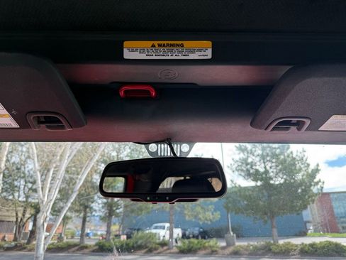 Used 2016 Jeep Wrangler Unlimited Rubicon image 16