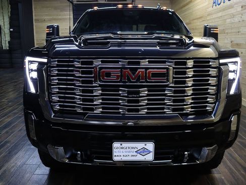 Used 2024 GMC Sierra 2500 Denali w/ Denali Reserve Package image 7
