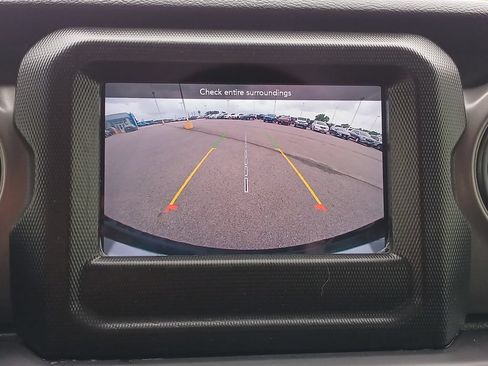Used 2022 Jeep Wrangler Unlimited Sport AWD/4WD image 15