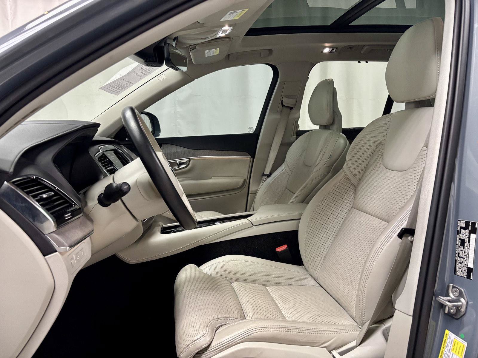 Used 2021 Volvo XC90 T8 Inscription w/ Advanced Package AWD/4WD image 16