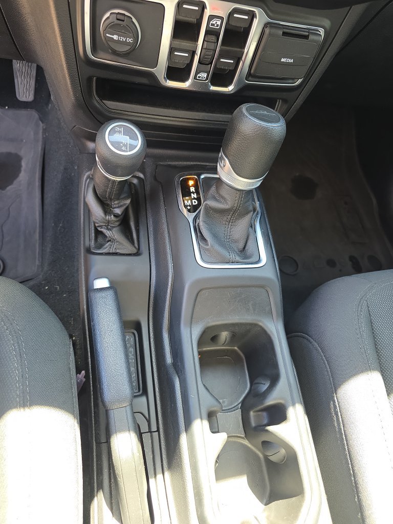 Used 2022 Jeep Gladiator Sport AWD/4WD image 32