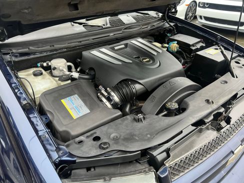 Used 2009 Chevrolet TrailBlazer SS w/ Sun And 6-Disc Cd Package image 10