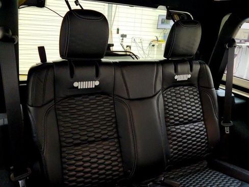 Used 2022 Jeep Wrangler Sport AWD/4WD image 20