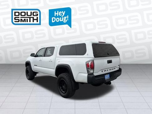 Used 2022 Toyota Tacoma TRD Off-Road AWD/4WD image 28