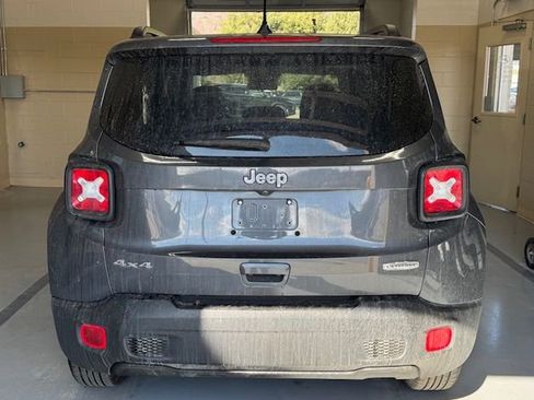 Used 2022 Jeep Renegade Latitude image 9