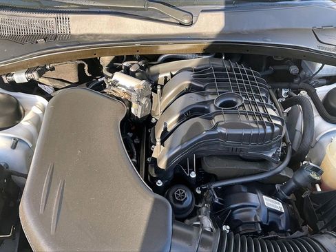 Used 2023 Chrysler 300 S image 31