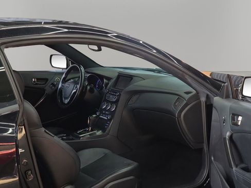Used 2014 Hyundai Genesis 3.8 RWD image 25