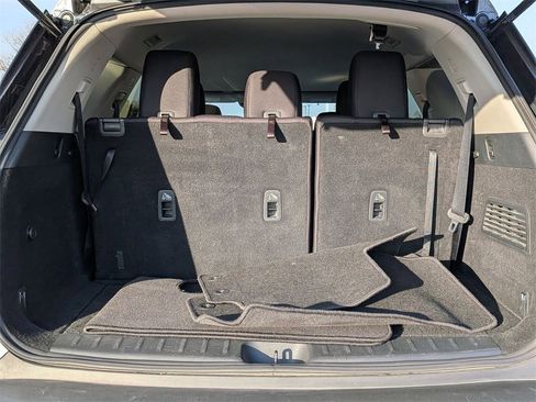 Used 2022 Nissan Pathfinder SV image 18