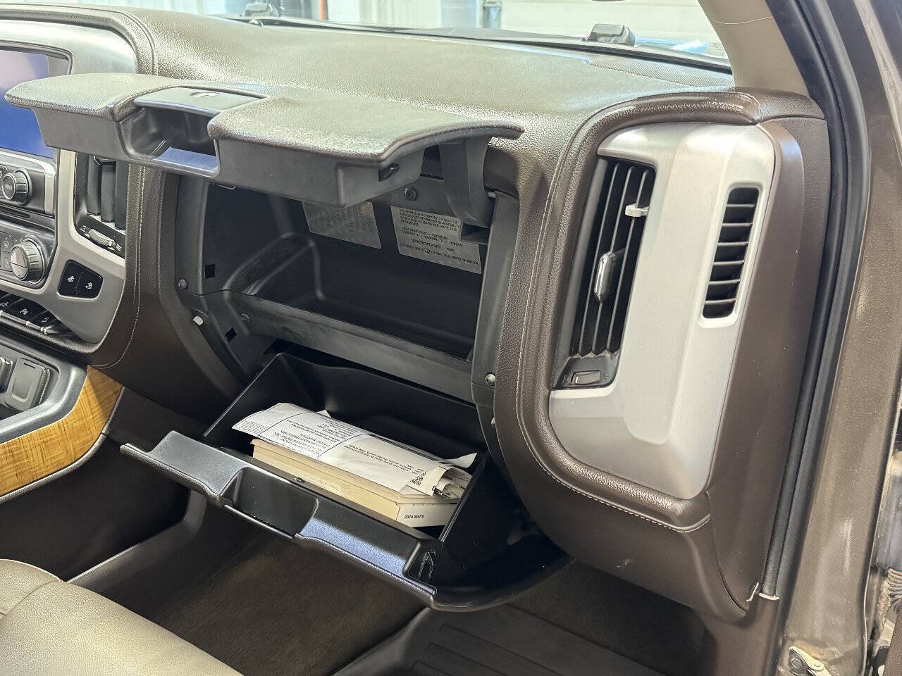 Used 2015 GMC Sierra 1500 SLT w/ SLT Preferred Package AWD/4WD image 15