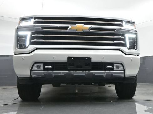 Used 2021 Chevrolet Silverado 2500 High Country w/ Z71 Off-Road Package AWD/4WD image 12