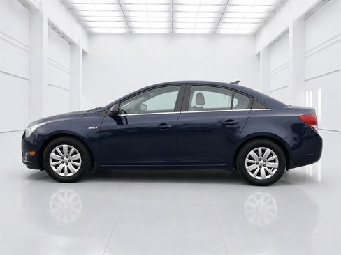 Used 2011 Chevrolet Cruze LS w/ Connectivity Package FWD image 5