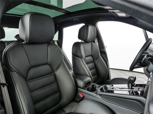 New 2026 Porsche Macan Electric AWD/4WD image 24