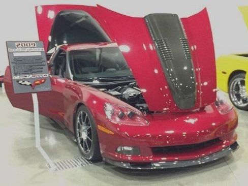 Used 2009 Chevrolet Corvette Coupe w/ Z51 Performance Package RWD image 6