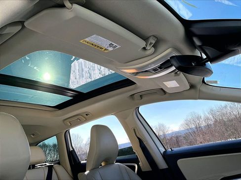 Used 2016 Volvo XC60 T6 w/ Climate Package image 20