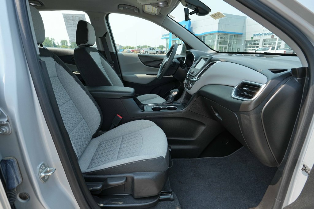 Used 2022 Chevrolet Equinox LS AWD/4WD image 23