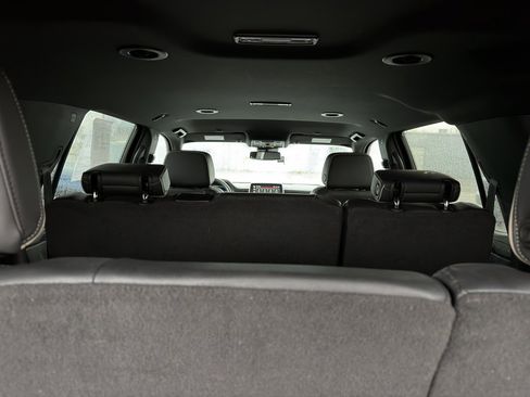 Used 2024 GMC Yukon SLT image 36