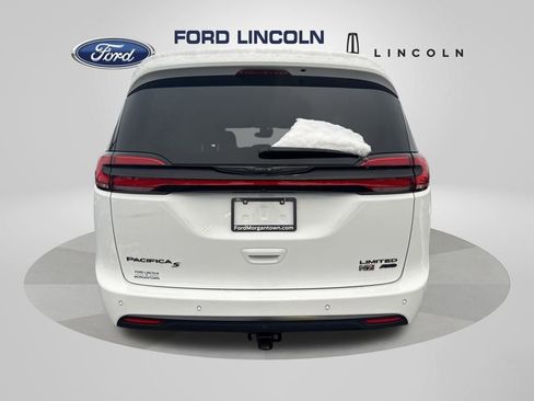Used 2024 Chrysler Pacifica Limited w/ S Appearance Package image 7