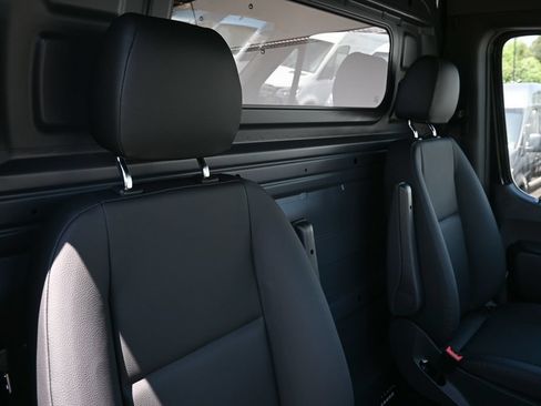 Used 2026 Mercedes-Benz Sprinter 2500 image 18