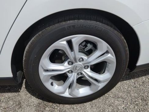 Certified 2025 Honda Accord LX image 9