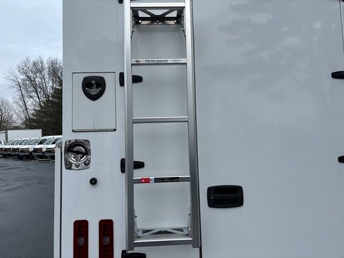 New 2025 Chevrolet Express 3500 w/ Power Convenience Package image 29