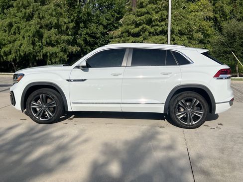 Used 2022 Volkswagen Atlas Cross Sport SEL R-Line AWD/4WD image 6