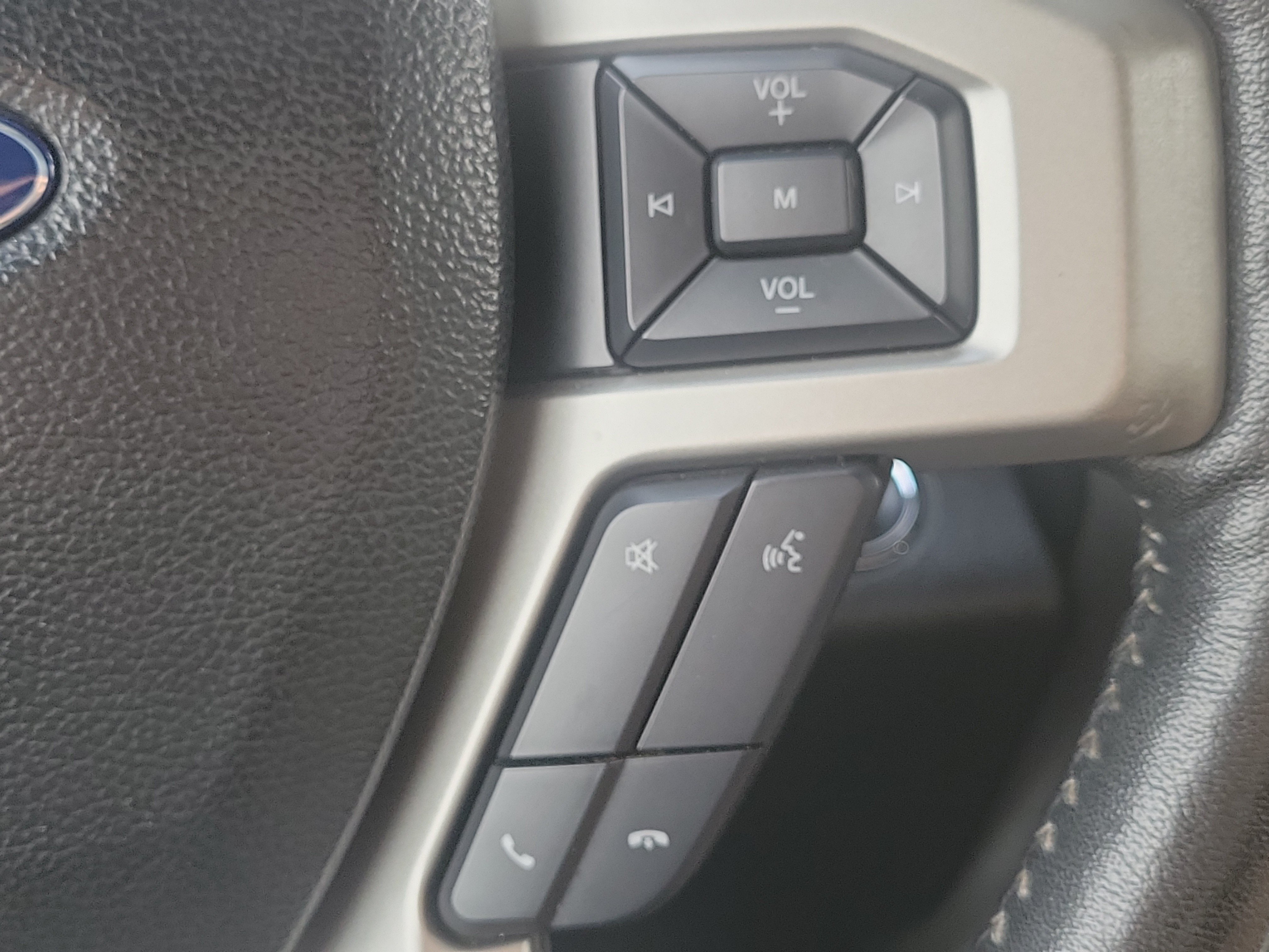 Used 2018 Ford F150 Lariat w/ Equipment Group 502A Luxury AWD/4WD image 28