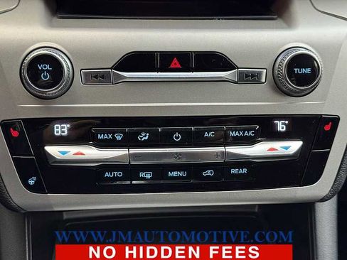 Used 2020 Ford Explorer XLT w/ Comfort Package image 35