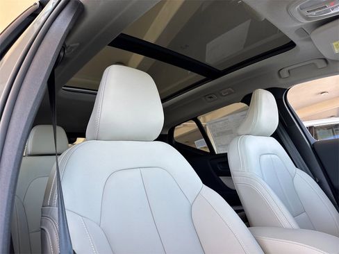 New 2026 Volvo XC40 B5 Ultra image 16