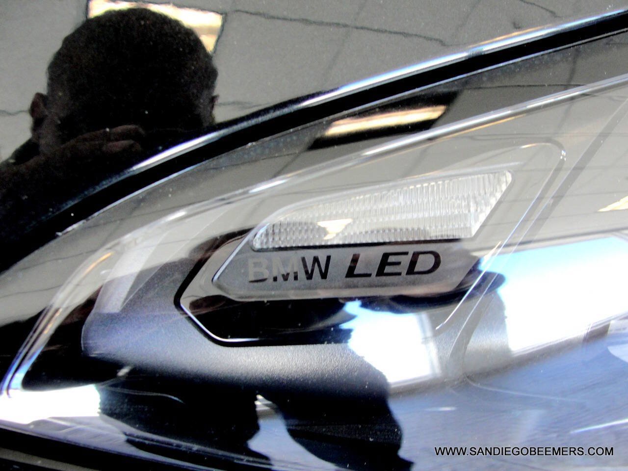 Used 2023 BMW 330i Sedan w/ M Sport Package RWD image 5