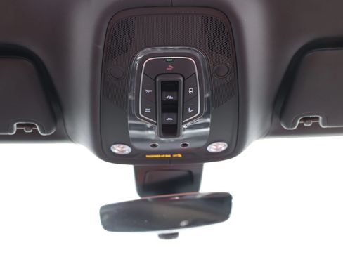 Used 2022 Bentley Bentayga AWD/4WD image 56