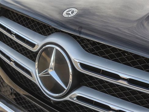 Used 2021 Mercedes-Benz GLE 350 w/ Premium Package image 9