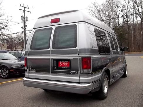 Used 2002 Ford E-150 and Econoline 150 image 3