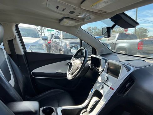 Used 2013 Chevrolet Volt Premium w/ Premium Trim Package image 16