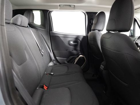 Used 2017 Jeep Renegade Latitude w/ Trailer Tow Group AWD/4WD image 22