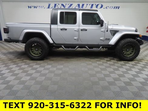 Used 2021 Jeep Gladiator Sport image 2