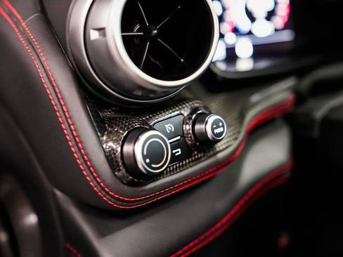 Used 2018 Ferrari GTC4Lusso AWD/4WD image 22