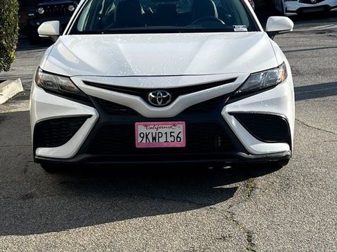 Used 2024 Toyota Camry SE image 2