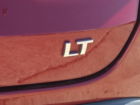 Used 2025 Chevrolet Trax LT FWD image 13