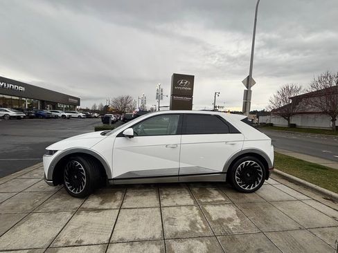 Certified 2023 Hyundai Ioniq 5 Limited w/ Cargo Package image 4