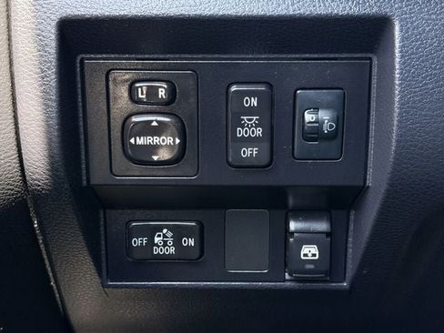 Used 2017 Toyota Tundra SR5 w/ SR5 Upgrade Package AWD/4WD image 21