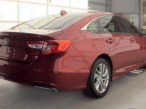 Used 2018 Honda Accord LX image 3