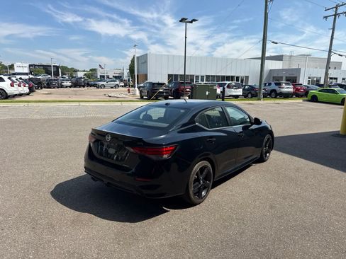 Used 2022 Nissan Sentra SR w/ Midnight Edition FWD image 5